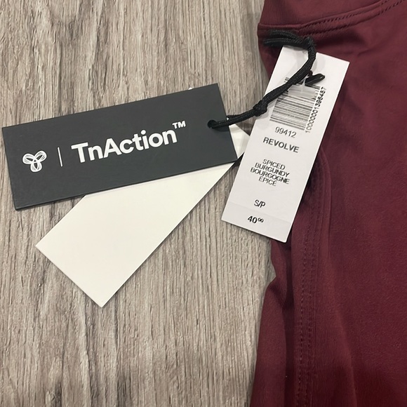 Brand new Aritzia TnAction small tank top - Picture 5 of 8